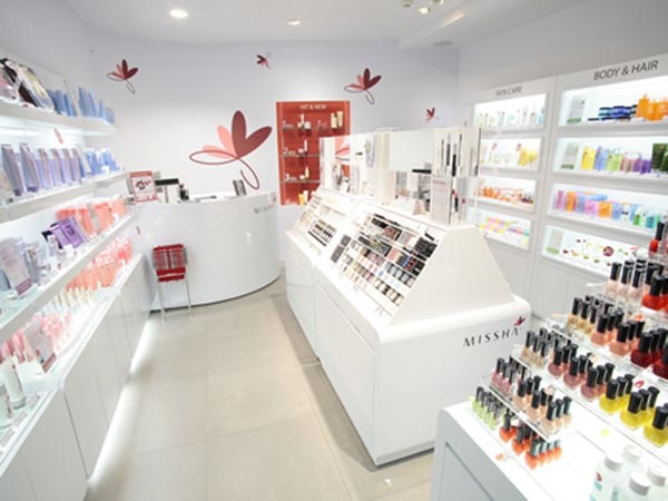 專賣店商場(chǎng)展柜設(shè)計(jì)12